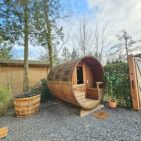 With Private Sauna On The Veluwe With Cold Water Tub Bath * Putten