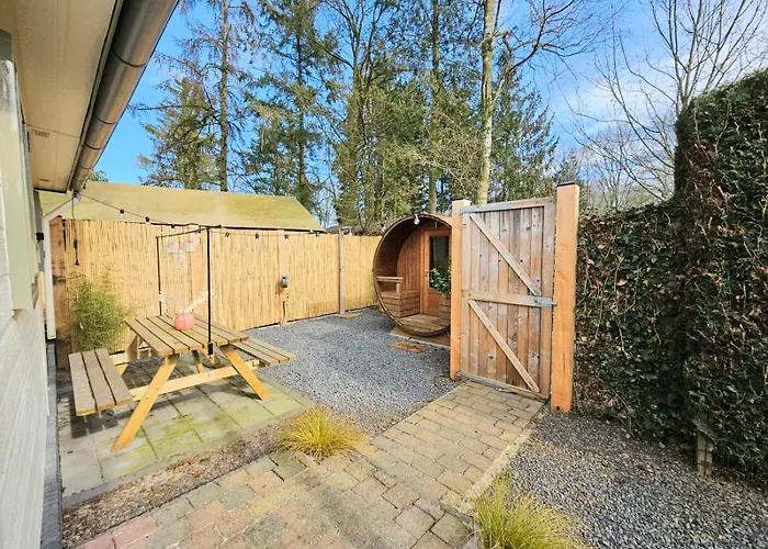 With Private Sauna On The Veluwe With Cold Water Tub Bath * Putten